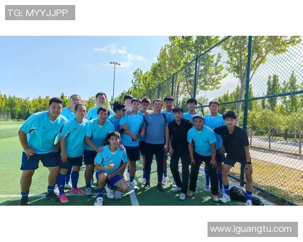 甜蜜同框足球情侣球星合影展现赛场外的浪漫瞬间 甜蜜同框足球情侣球星合影展现赛场外的浪漫瞬间