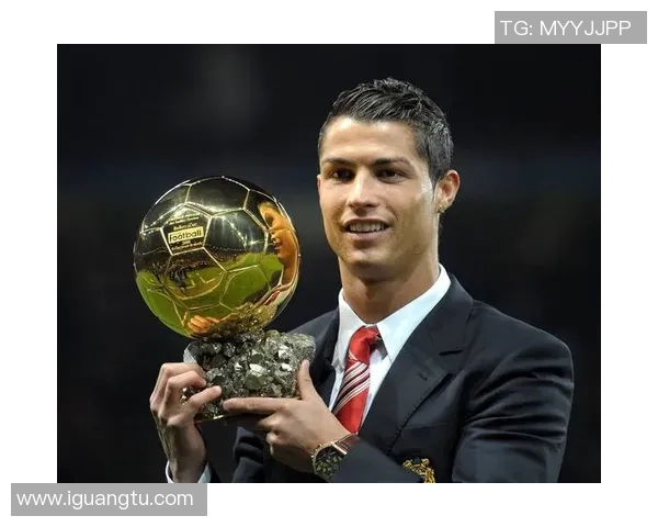 《队报足球历史球星排行榜揭晓 历史巨星谁与争锋》 《队报足球历史球星排行榜揭晓 历史巨星谁与争锋》