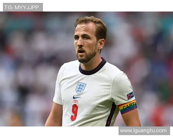 两天前刚宣布退役的足球传奇球星,回顾其辉煌职业生涯及未来发展动向 两天前刚宣布退役的足球传奇球星,回顾其辉煌职业生涯及未来发展动向